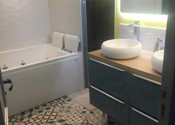 Maison Entiere Standing Villa